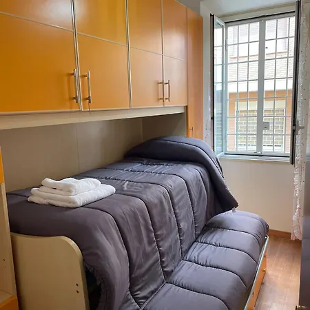 Rachel House * Rom
