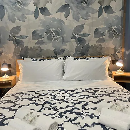 Helle Hus - 200m From Piazza Bologna Metro And 10 Minutes From The Colosseum *