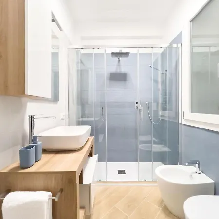 Luxury & Design Piramide Apartment Rome