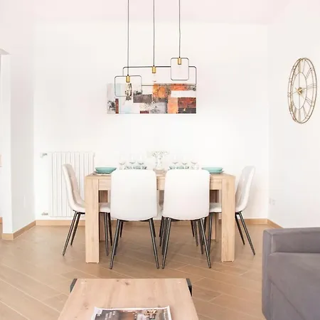 Luxury & Design Piramide Apartment Rome