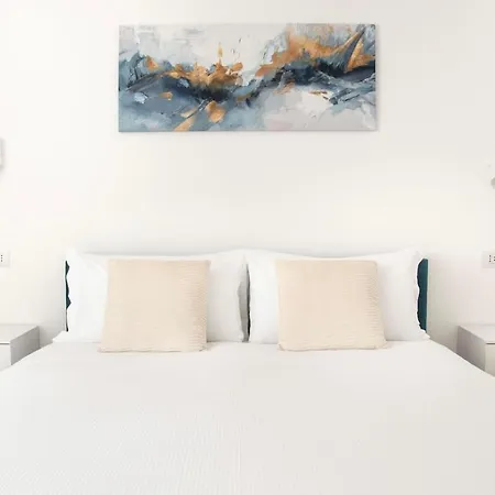 Luxury & Design Piramide Apartment Rome
