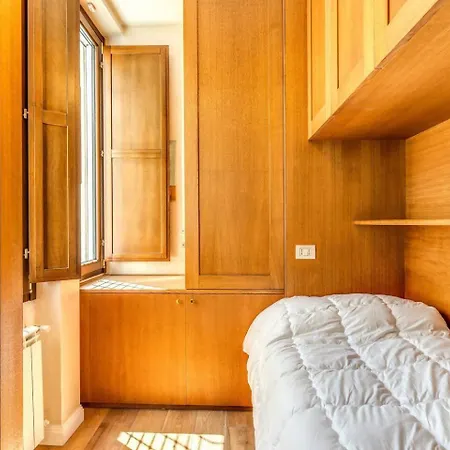 Flat In The Heart Of Vaticancity