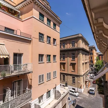 Flat In The Heart Of Vaticancity Apartment *