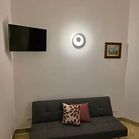 Aurora A.e. Guest house *