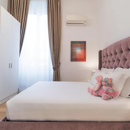 Domus Aurea Luxury Гостевой дом Рим