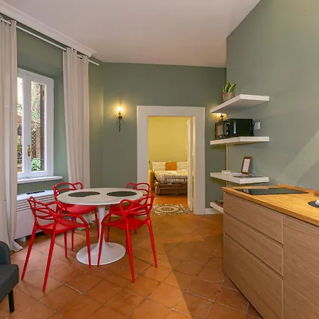 Baccina 28 * Rome
