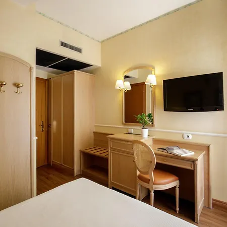 Hotel Santa Costanza By Omnia 4*