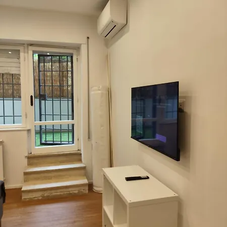 Nomentana Terrace Park Apartment *