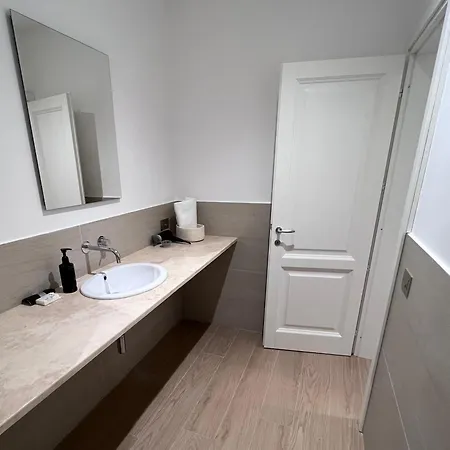 Realty Company Crescenzi Apartman