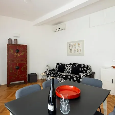 St Peter Metro At 3 Minutes Apartment