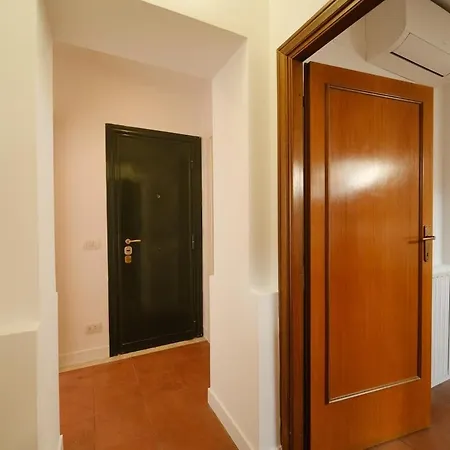 Juan&elisa Trevi By Buddyrent Apartment Rome