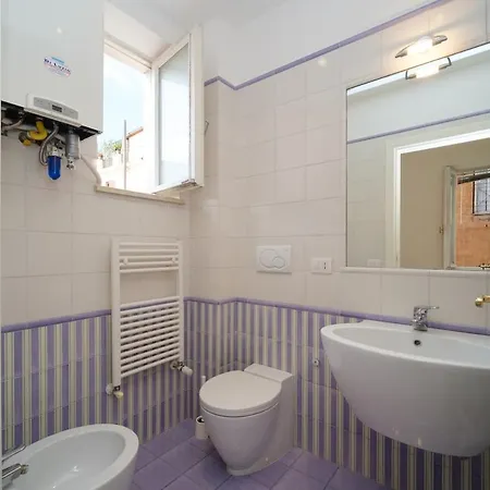 Apartment Juan&elisa Trevi By Buddyrent