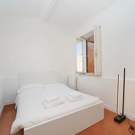 Apartment Juan&elisa Trevi By Buddyrent