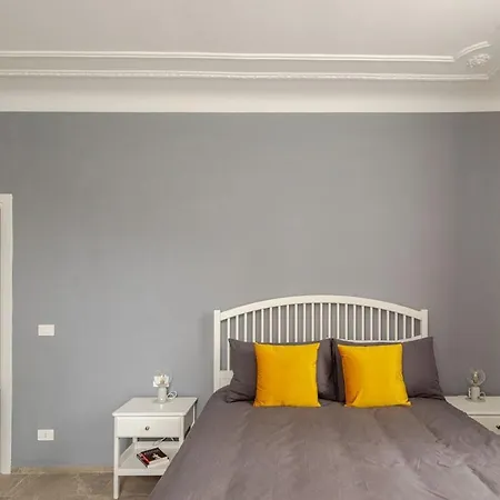 Elegant Design - Parking Apartment