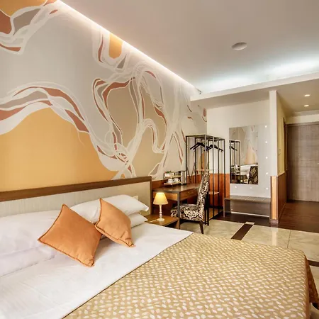 Corso Grand Bed & Breakfast 4*