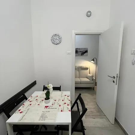Renma Caffarella House Roma