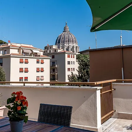 Apartment Consoli Penthouse - Terrace With A View On Saint Peter's *