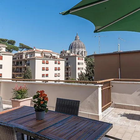 Apartment Consoli Penthouse - Terrace With A View On Saint Peter's Rome