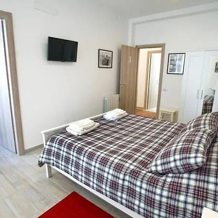 Fellini 3* Róma