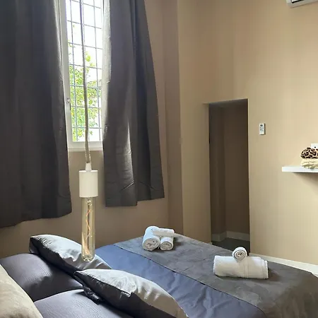 Lemon Apartment *