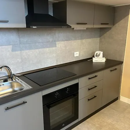 Lemon Apartment *