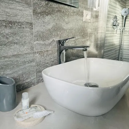 Da Mauro & Michela 2 - Cozy Xl - Metro C Apartment *