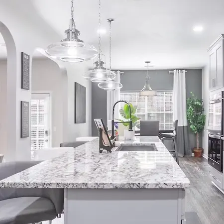 Montecito Apartment