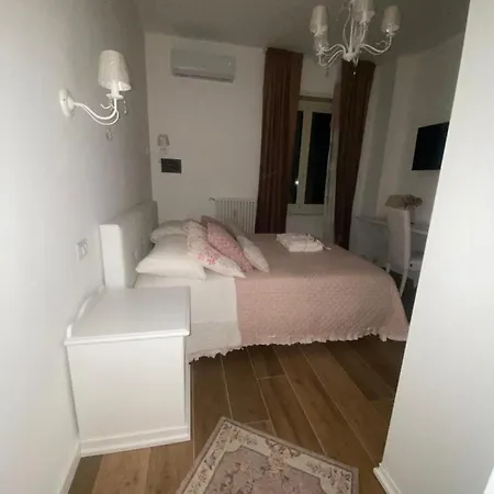 Apartment Colosseo Luxury *