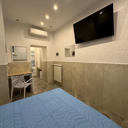 Luxor Eco Casa E Per Vacanze In Centro Piazza Bologna, Colosseo, Piazza Di Spagna, Vaticano, San Pietro, Sapienza, Fontana Di Trevi, Piazza Navona, Trastevere, Tiburtina, Termini, Aeroporto Bed & Breakfast