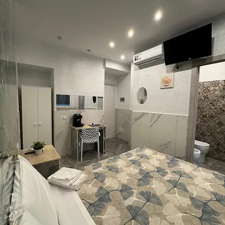 Luxor Eco Casa E Per Vacanze In Centro Piazza Bologna, Colosseo, Piazza Di Spagna, Vaticano, San Pietro, Sapienza, Fontana Di Trevi, Piazza Navona, Trastevere, Tiburtina, Termini, Aeroporto Bed & Breakfast Rome