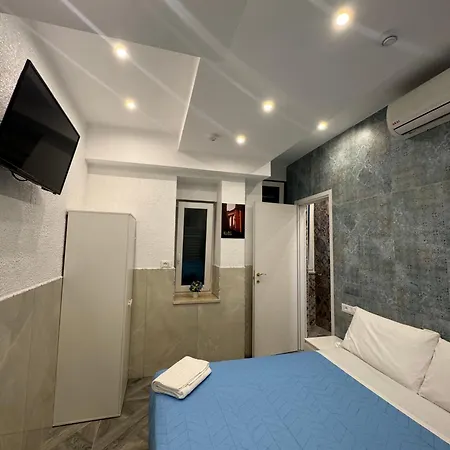 Bed & Breakfast Luxor Eco Casa E Per Vacanze In Centro Piazza Bologna, Colosseo, Piazza Di Spagna, Vaticano, San Pietro, Sapienza, Fontana Di Trevi, Piazza Navona, Trastevere, Tiburtina, Termini, Aeroporto Rome