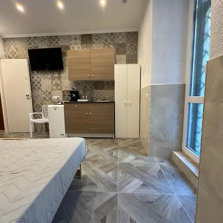 Luxor Eco Casa E Per Vacanze In Centro Piazza Bologna, Colosseo, Piazza Di Spagna, Vaticano, San Pietro, Sapienza, Fontana Di Trevi, Piazza Navona, Trastevere, Tiburtina, Termini, Aeroporto Bed & Breakfast
