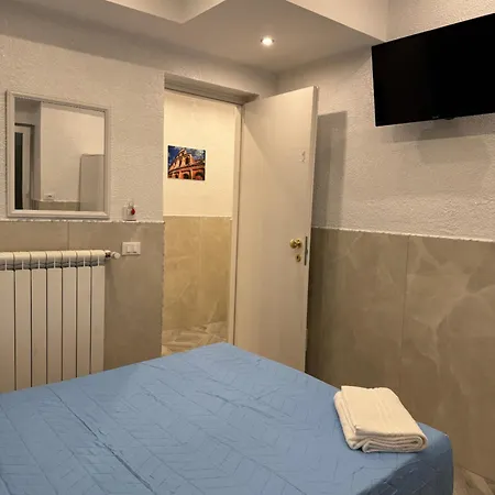 Luxor Eco Casa E Per Vacanze In Centro Piazza Bologna, Colosseo, Piazza Di Spagna, Vaticano, San Pietro, Sapienza, Fontana Di Trevi, Piazza Navona, Trastevere, Tiburtina, Termini, Aeroporto Bed & Breakfast Rome