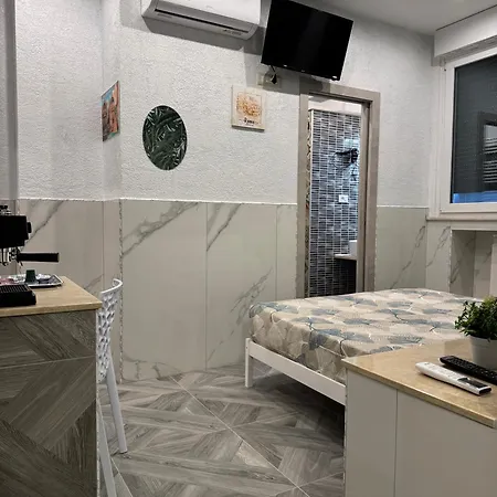 Luxor Eco Casa E Per Vacanze In Centro Piazza Bologna, Colosseo, Piazza Di Spagna, Vaticano, San Pietro, Sapienza, Fontana Di Trevi, Piazza Navona, Trastevere, Tiburtina, Termini, Aeroporto 2*