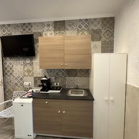Luxor Eco Casa E Per Vacanze In Centro Piazza Bologna, Colosseo, Piazza Di Spagna, Vaticano, San Pietro, Sapienza, Fontana Di Trevi, Piazza Navona, Trastevere, Tiburtina, Termini, Aeroporto Bed & Breakfast