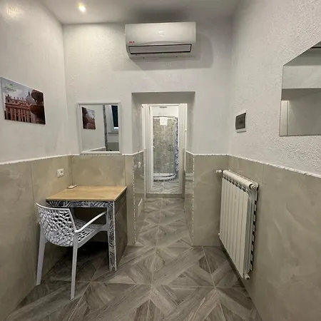 Luxor Eco Casa E Per Vacanze In Centro Piazza Bologna, Colosseo, Piazza Di Spagna, Vaticano, San Pietro, Sapienza, Fontana Di Trevi, Piazza Navona, Trastevere, Tiburtina, Termini, Aeroporto Bed & Breakfast