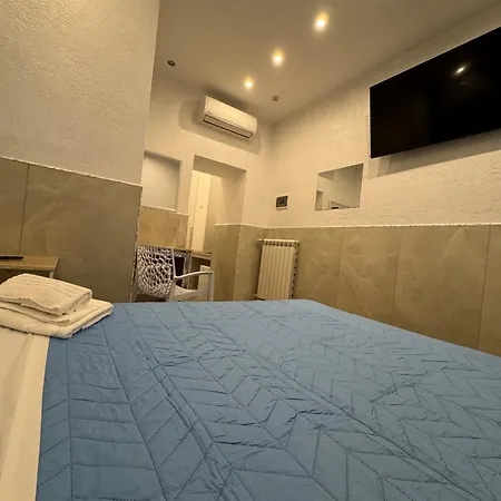 Luxor Eco Casa E Per Vacanze In Centro Piazza Bologna, Colosseo, Piazza Di Spagna, Vaticano, San Pietro, Sapienza, Fontana Di Trevi, Piazza Navona, Trastevere, Tiburtina, Termini, Aeroporto Bed & Breakfast 2*
