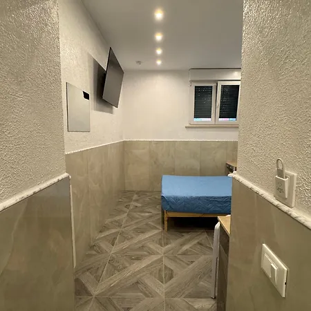 Bed & Breakfast Luxor Eco Casa E Per Vacanze In Centro Piazza Bologna, Colosseo, Piazza Di Spagna, Vaticano, San Pietro, Sapienza, Fontana Di Trevi, Piazza Navona, Trastevere, Tiburtina, Termini, Aeroporto