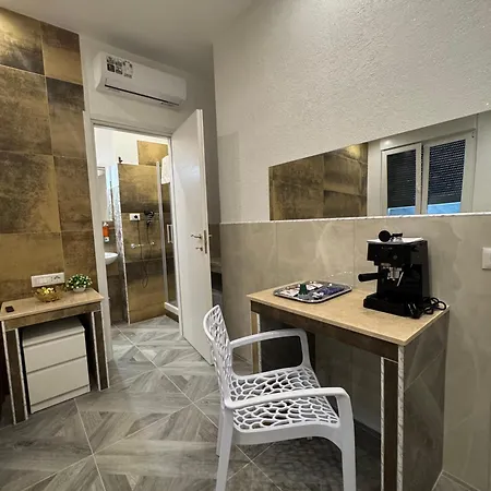 Luxor Eco Casa E Per Vacanze In Centro Piazza Bologna, Colosseo, Piazza Di Spagna, Vaticano, San Pietro, Sapienza, Fontana Di Trevi, Piazza Navona, Trastevere, Tiburtina, Termini, Aeroporto Rome