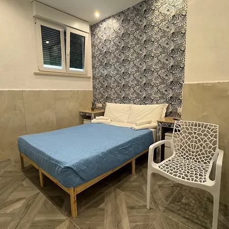 Bed & Breakfast Luxor Eco Casa E Per Vacanze In Centro Piazza Bologna, Colosseo, Piazza Di Spagna, Vaticano, San Pietro, Sapienza, Fontana Di Trevi, Piazza Navona, Trastevere, Tiburtina, Termini, Aeroporto Rome