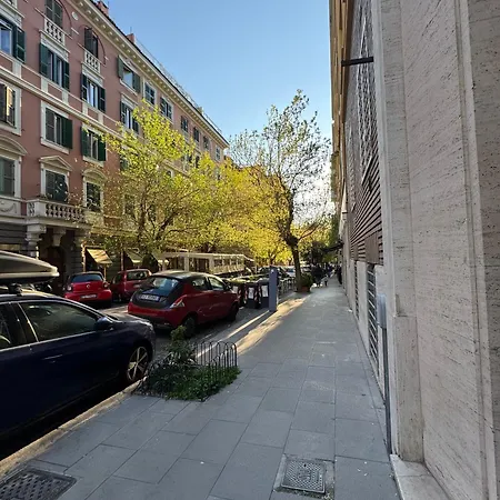 Luxor Eco Casa E Per Vacanze In Centro Piazza Bologna, Colosseo, Piazza Di Spagna, Vaticano, San Pietro, Sapienza, Fontana Di Trevi, Piazza Navona, Trastevere, Tiburtina, Termini, Aeroporto Bed & Breakfast