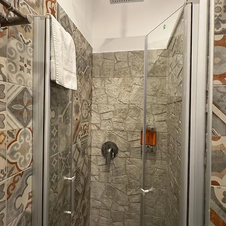 Bed & Breakfast Luxor Eco Casa E Per Vacanze In Centro Piazza Bologna, Colosseo, Piazza Di Spagna, Vaticano, San Pietro, Sapienza, Fontana Di Trevi, Piazza Navona, Trastevere, Tiburtina, Termini, Aeroporto Rome