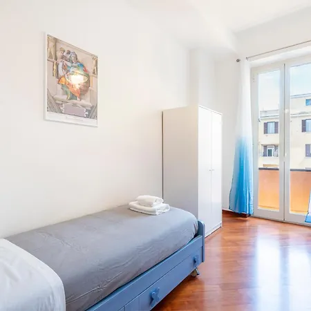 Vatican Art Apartment *
