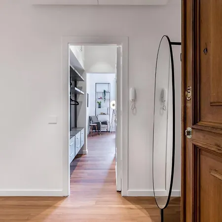 The Rent - Prestigious Multi-bedroom Overlooking St. Peter's *