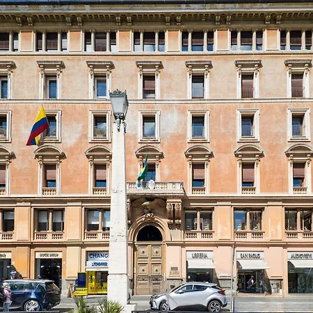 Apartment The Rent - Prestigious Multi-bedroom Overlooking St. Peter's Rome
