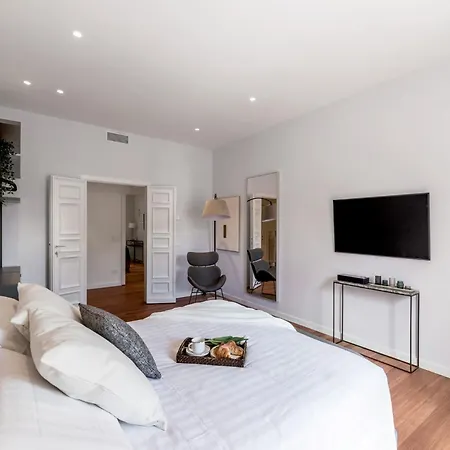 Apartment The Rent - Prestigious Multi-bedroom Overlooking St. Peter's Rome