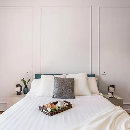 The Rent - Prestigious Multi-bedroom Overlooking St. Peter's *