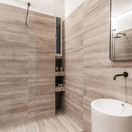 Apartment The Rent - Prestigious Multi-bedroom Overlooking St. Peter's Rome