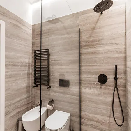The Rent - Prestigious Multi-bedroom Overlooking St. Peter's Rome