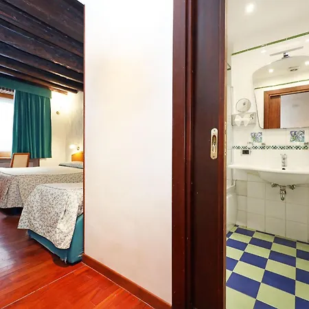 Hotel Corot 3*